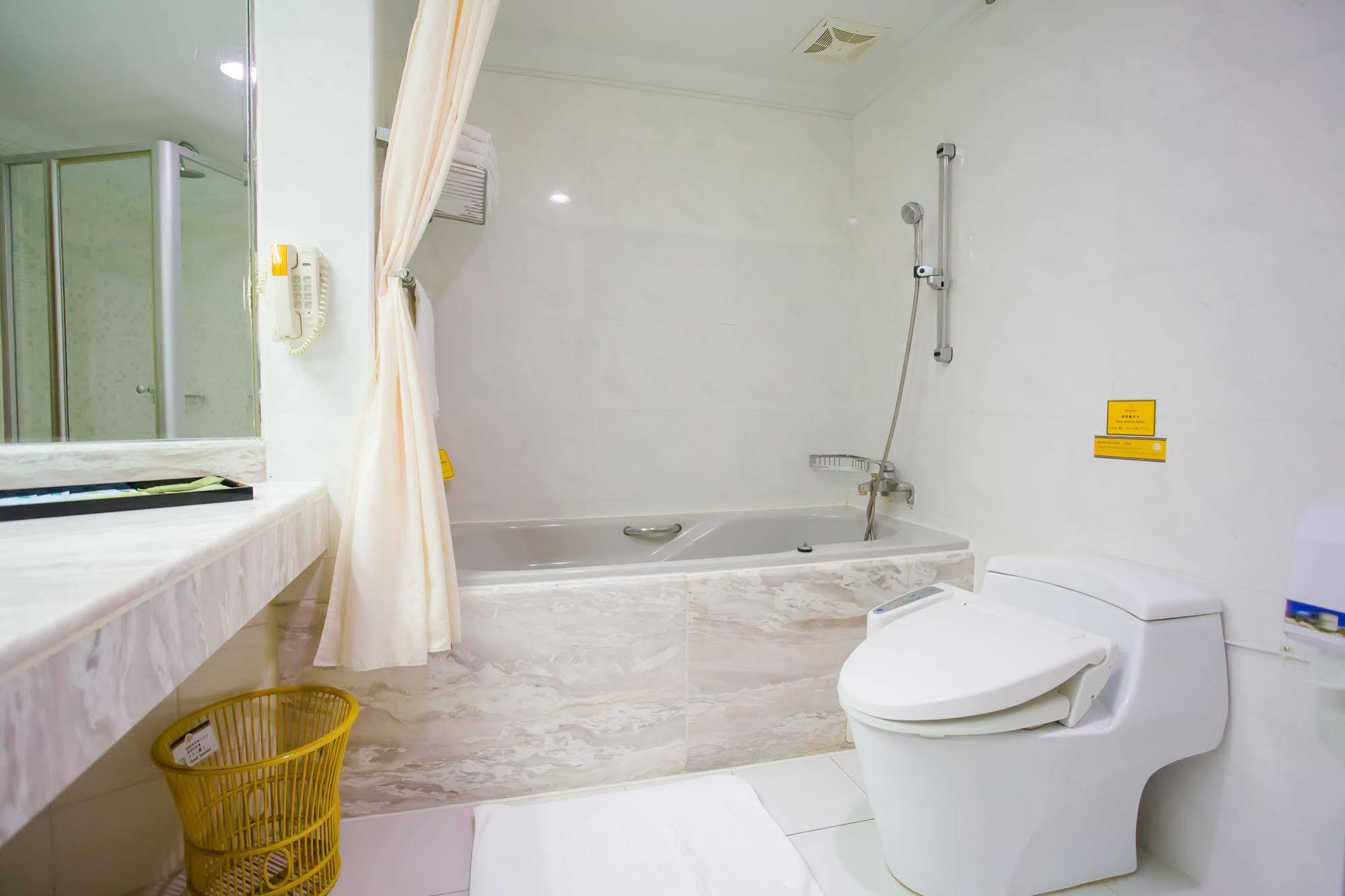 Ohotel Тайчжун Екстер'єр фото